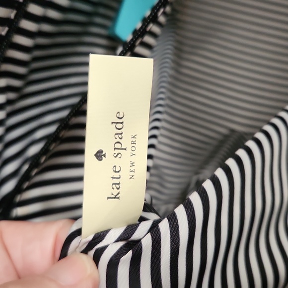 Authentic KATE SPADE Large Tote with HEART DETAIL - Picture 16 of 16